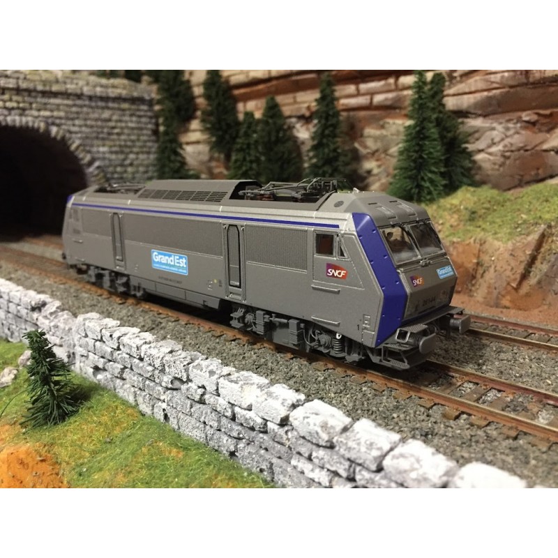 HJ2445 LOCOMOTIVE ELECTRIQUE BB 26144 LIVREE TER GRAND EST SNCF